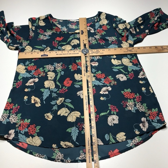 Floral Print Women's Top size medium - Picture 9 of 12